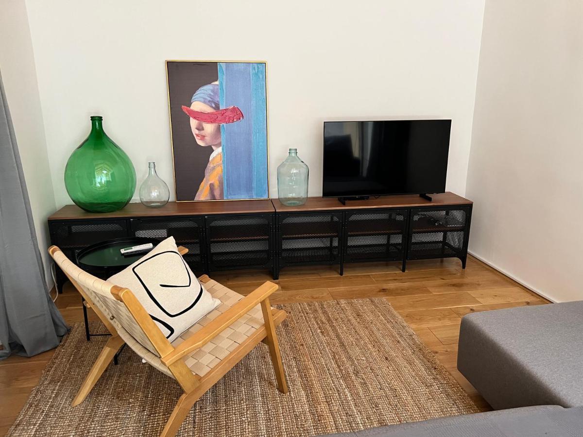Seayou!***Charming 1-Bedroom Rental Unit In The Old City Center Of เซรส ภายนอก รูปภาพ
